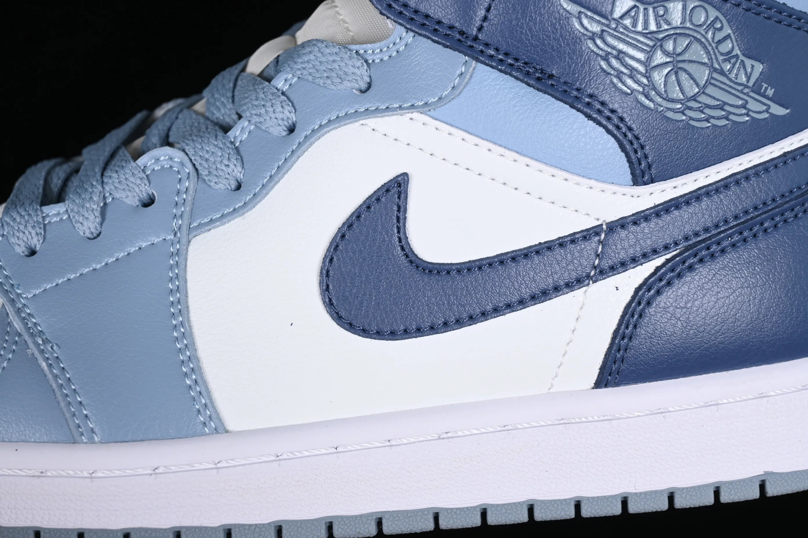 All categories Air Jordan Jordan series basketball shoes Air Jordan 1 Mid Air Jordan 1 Mid AJ1 Joe 1 white and blue Chinese culture and leisure sneakers BQ6472-140